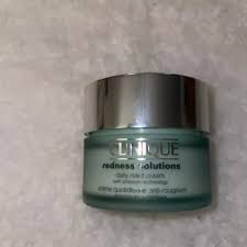 Clinique Redness Solutions Daily Relief Cream 50ml / 1.7oz – Soothing Anti-Redness Moisturizer for Sensitive Skin
