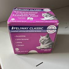 FELIWAY Classic Cat Calming Plug-In Diffuser 48ml + Spray | 30 Day Pheromone Stress Relief