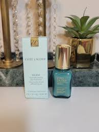 Estée Lauder Idealist Pore Minimizing Skin Refinisher Serum – Smooth, Even & Radiant Skin